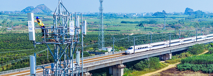 “移”起开新局丨中国移动开足“马”力跑出数智服务加速度